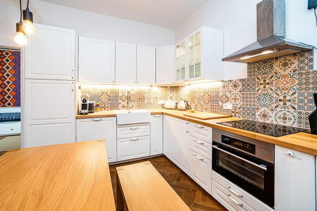 Elegant, Modern, 2-Bed Flat By Museum Of Prague Διαμέρισμα Εξωτερικό φωτογραφία