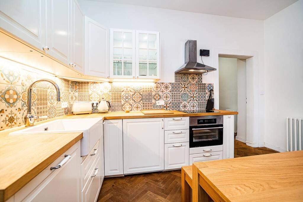 Elegant, Modern, 2-Bed Flat By Museum Of Prague Διαμέρισμα Εξωτερικό φωτογραφία